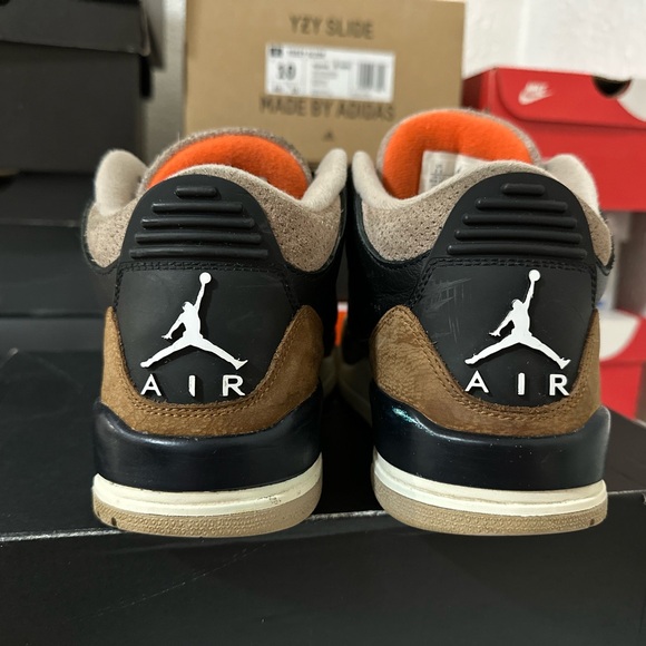 Jordan 3 Retro
Desert Elephant - Picture 4 of 7